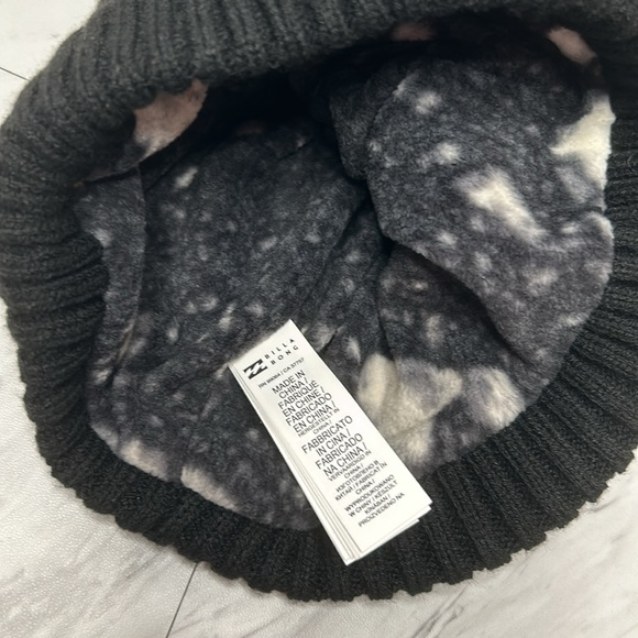 NWT Billabong Fleece Lined Graphene Winter Beanie - Picture 3 of 4
